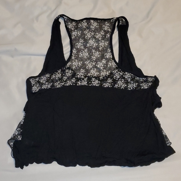 🥂 Floral Ruffle Racerback Croptop by Kirra - Picture 2 of 2
